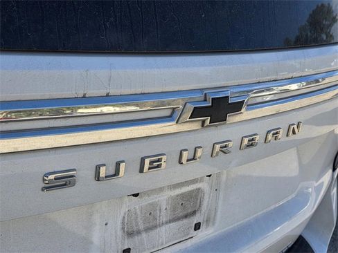 Used 2021 Chevrolet Suburban Premier image 15
