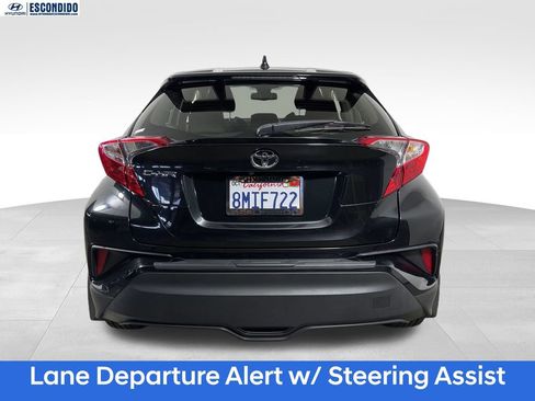 Used 2019 Toyota C-HR LE FWD image 4