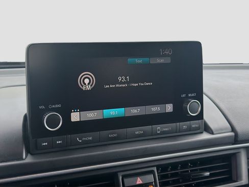 Certified 2024 Honda Pilot Sport image 12
