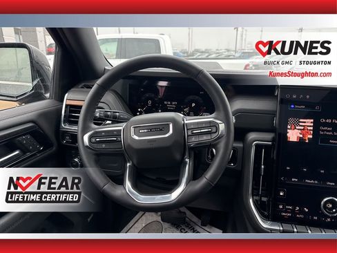 Used 2025 GMC Yukon Denali image 37