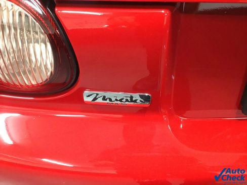 Used 2002 MAZDA MX-5 Miata LS image 25