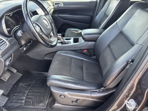 Used 2021 Jeep Grand Cherokee Laredo X AWD/4WD image 10