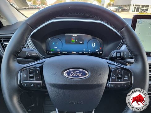 Certified 2025 Ford Escape SE w/ PHEV Premium Package image 34
