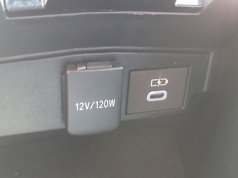 Certified 2025 Toyota Corolla SE w/ Convenience Package image 25