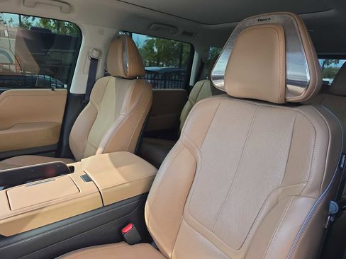 Certified 2025 INFINITI QX80 Sensory image 16