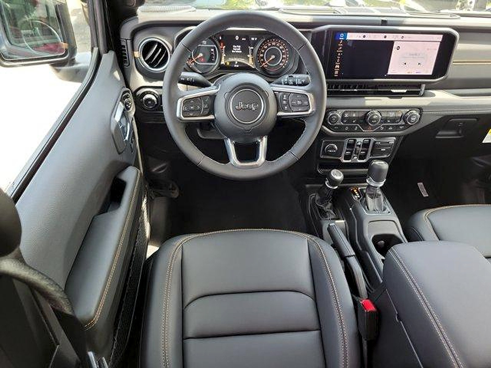 New 2026 Jeep Wrangler Unlimited Sahara AWD/4WD image 7