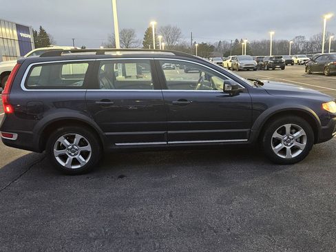 Used 2010 Volvo XC70 3.2 image 3