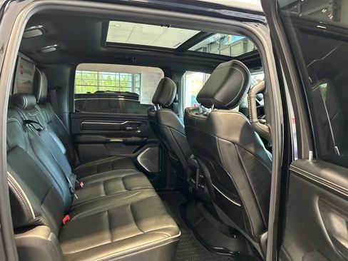 Used 2020 RAM 1500 Limited w/ Black Appearance Package AWD/4WD image 15