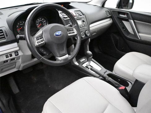 Used 2014 Subaru Forester 2.5i Limited image 2