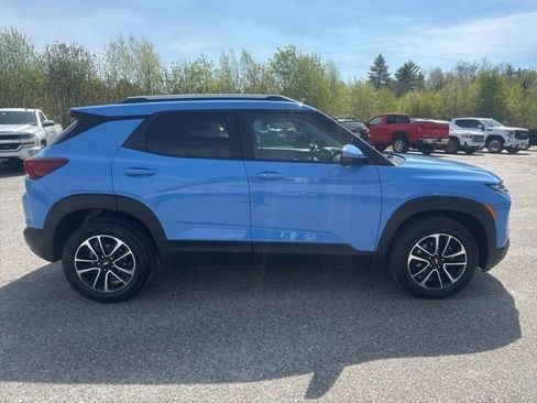 Used 2024 Chevrolet TrailBlazer LT w/ Convenience Package AWD/4WD image 7