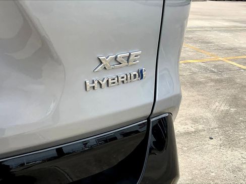 Used 2024 Toyota RAV4 XSE image 10