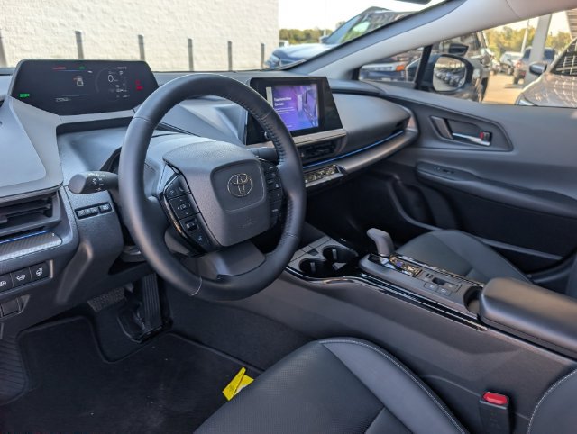 Used 2024 Toyota Prius XLE FWD image 9