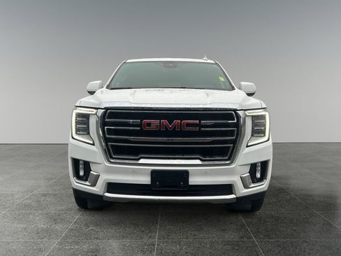 Used 2023 GMC Yukon XL SLT image 2