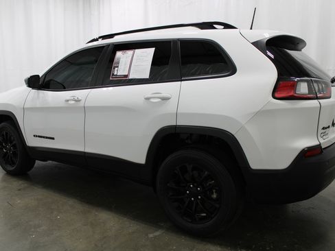 Used 2023 Jeep Cherokee Altitude Lux AWD/4WD image 8