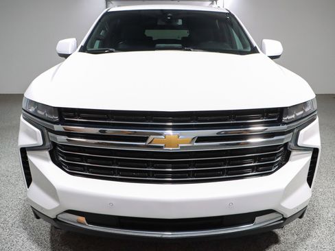 Used 2023 Chevrolet Suburban LT image 4
