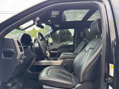 Used 2022 Ford F350 Platinum AWD/4WD image 3