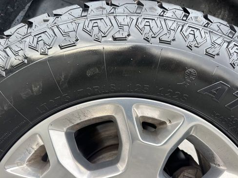 Used 2024 RAM 2500 Laramie image 32