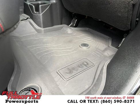 Used 2023 Jeep Gladiator Sport AWD/4WD image 19