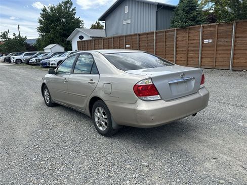 Used 2005 Toyota Camry LE FWD image 28