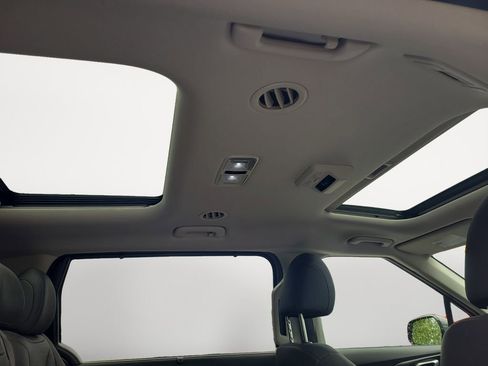Used 2025 Kia Carnival SX Prestige FWD image 22
