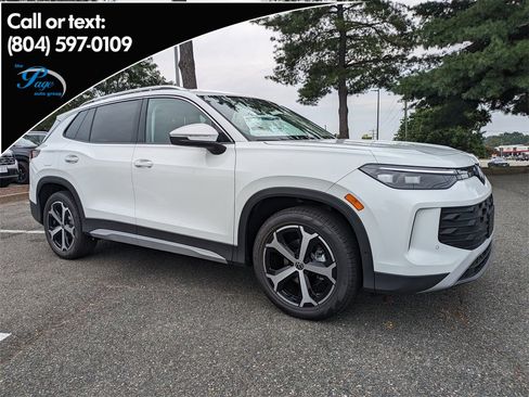 New 2025 Volkswagen Tiguan SE image 1