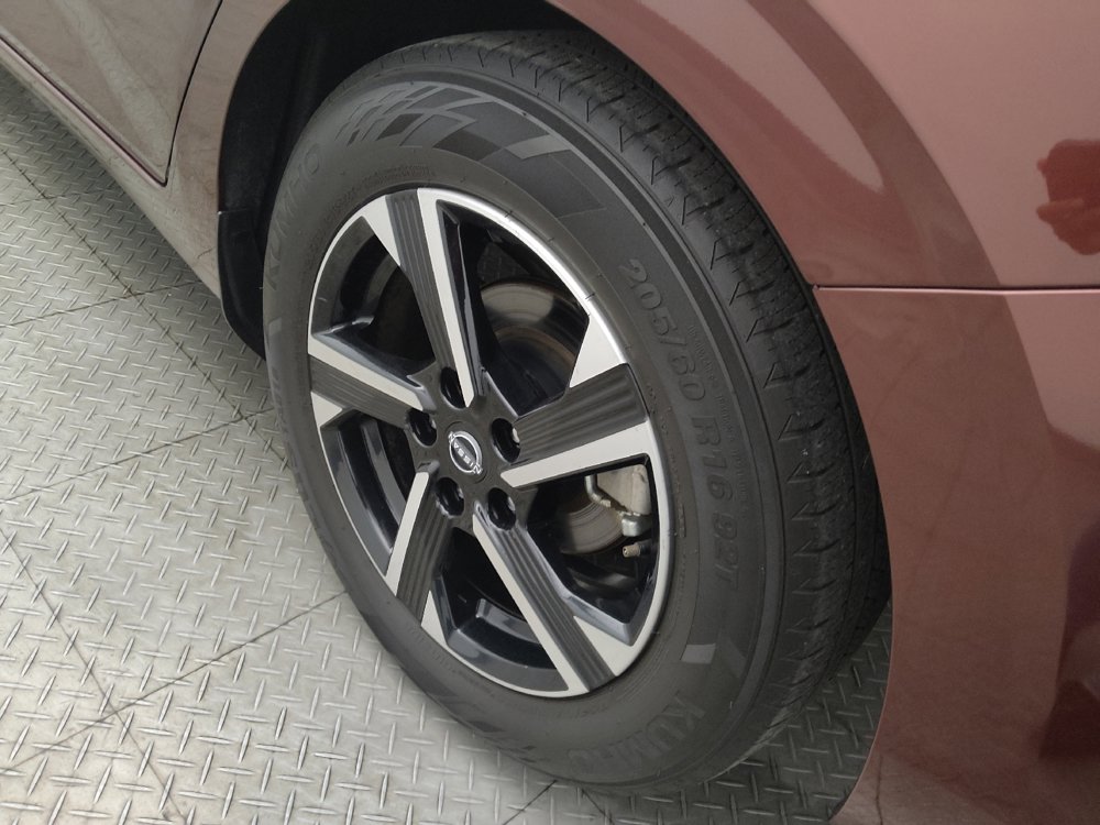 Used 2024 Nissan Sentra SV FWD image 31