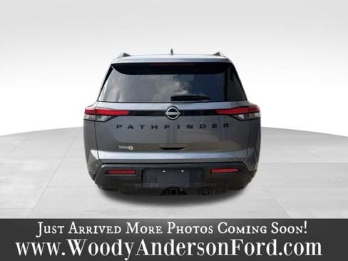Used 2025 Nissan Pathfinder SV w/ SV Premium Package FWD image 5