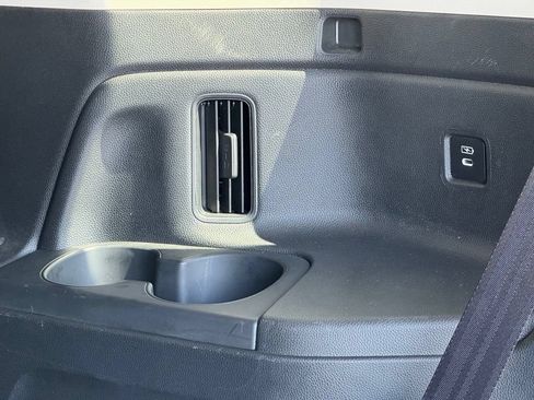 Certified 2025 Honda Pilot Touring image 38