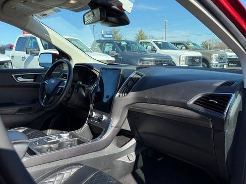 Used 2024 Ford Edge Titanium image 22