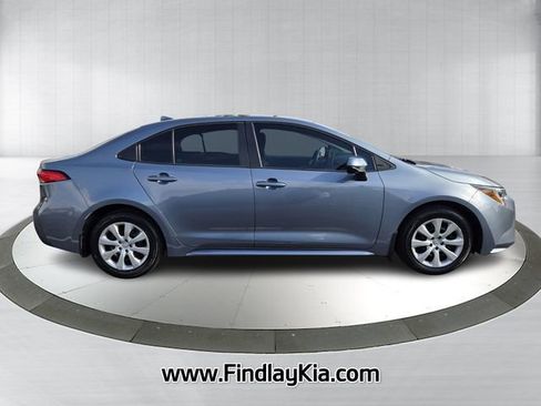 Used 2021 Toyota Corolla LE image 5