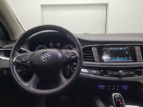 Used 2018 Buick Enclave Essence image 22