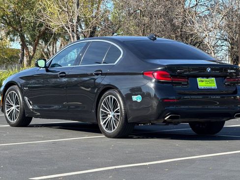 Used 2023 BMW 530e xDrive image 3