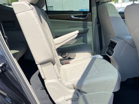 New 2026 Volkswagen Atlas SE image 12