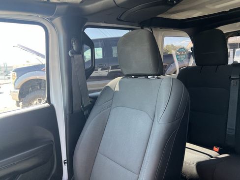 Used 2019 Jeep Wrangler Unlimited Sport AWD/4WD image 12