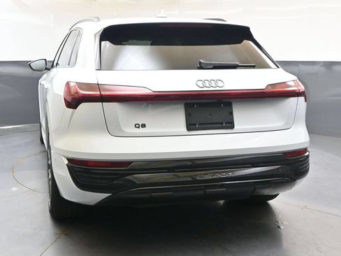 Used 2024 Audi Q8 e-tron Prestige AWD/4WD image 4