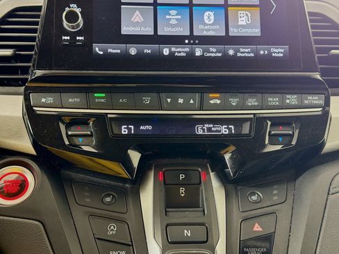 Used 2025 Honda Odyssey EX-L image 18