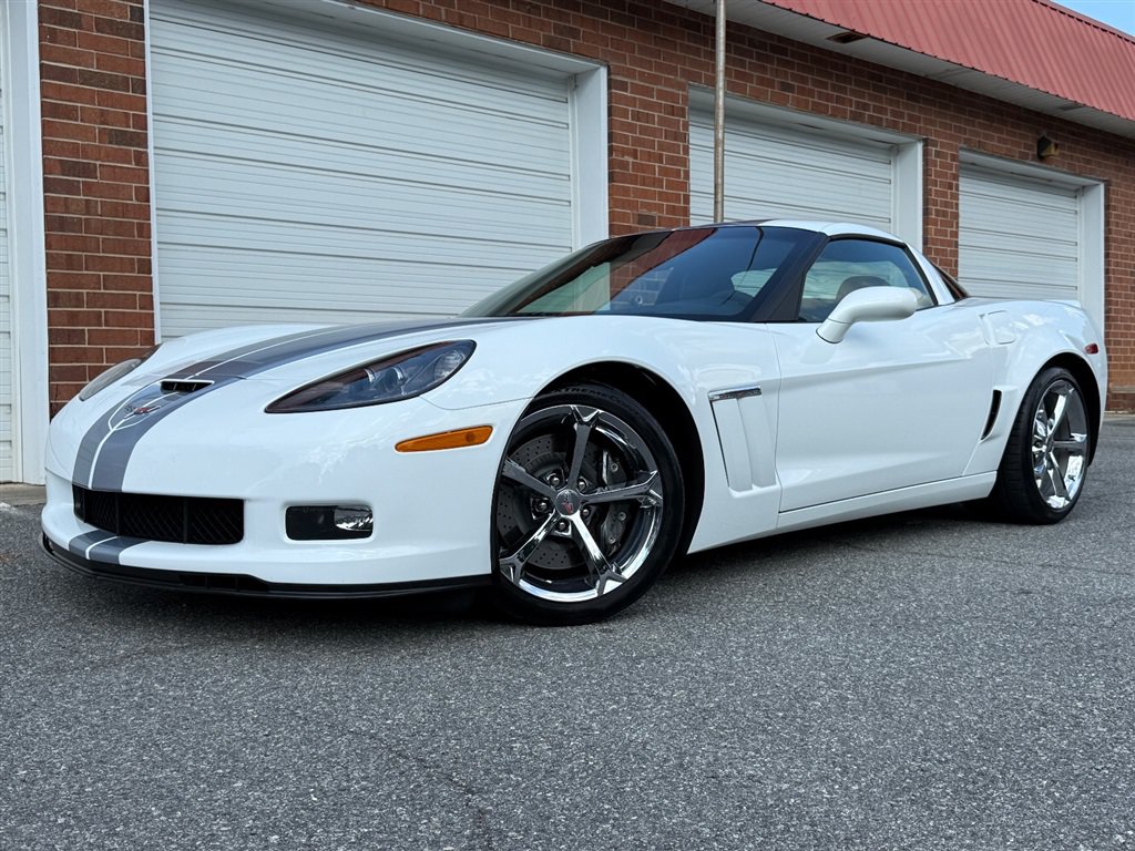 Used 2013 Chevrolet Corvette Grand Sport w/ 4LT Preferred Equipment Group RWD image 2