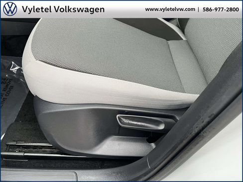 Certified 2023 Volkswagen Taos S image 18