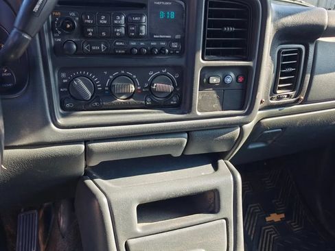 Used 2002 Chevrolet Avalanche 4x4 w/ Off-Road Suspension Pkg image 10