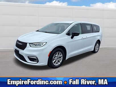Used 2024 Chrysler Pacifica Touring-L