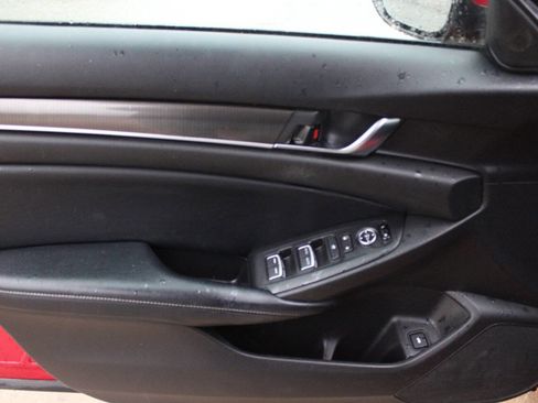 Used 2018 Honda Accord Sport image 11