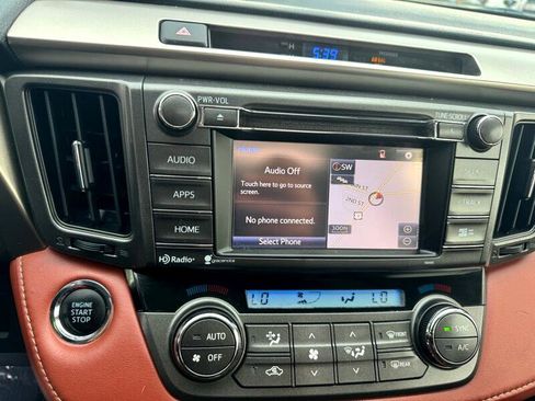 Used 2014 Toyota RAV4 Limited image 15