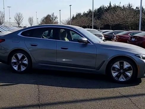 Used 2025 BMW i4 eDrive40 w/ Premium Package image 9