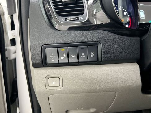 Used 2020 Kia Sedona SX image 18