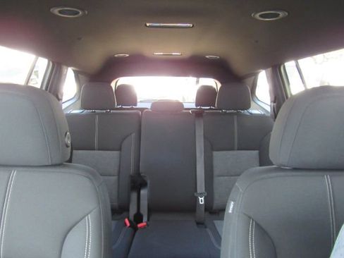 Used 2025 GMC Acadia Elevation image 36