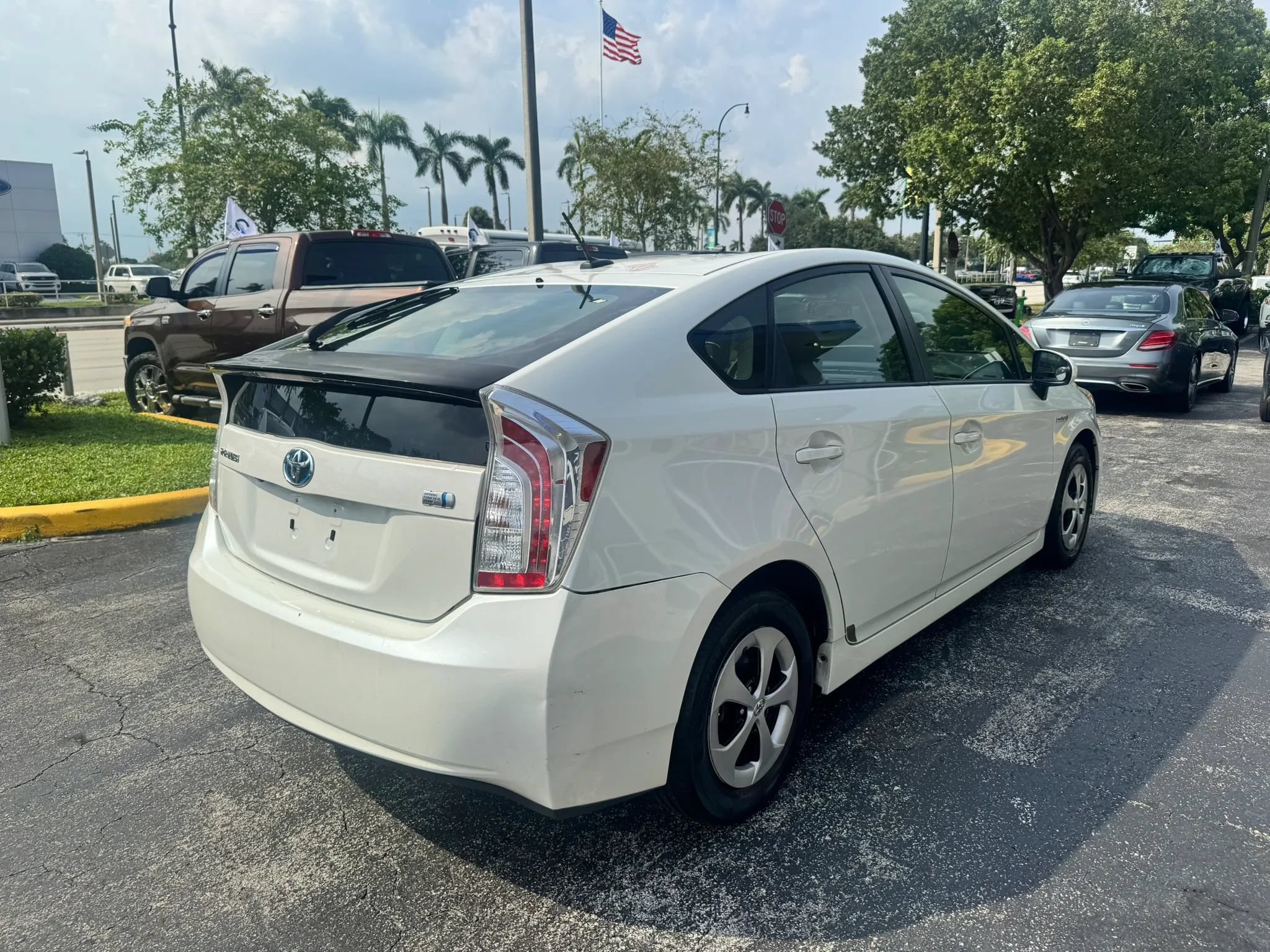 Used 2012 Toyota Prius Three FWD image 4