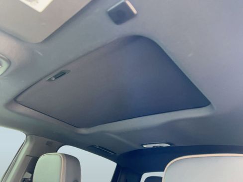 Used 2024 GMC Canyon Denali image 14