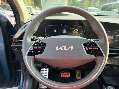 Certified 2023 Kia Niro EX Touring FWD image 12