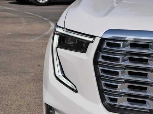 Used 2024 GMC Acadia Denali w/ Super Cruise Package image 3