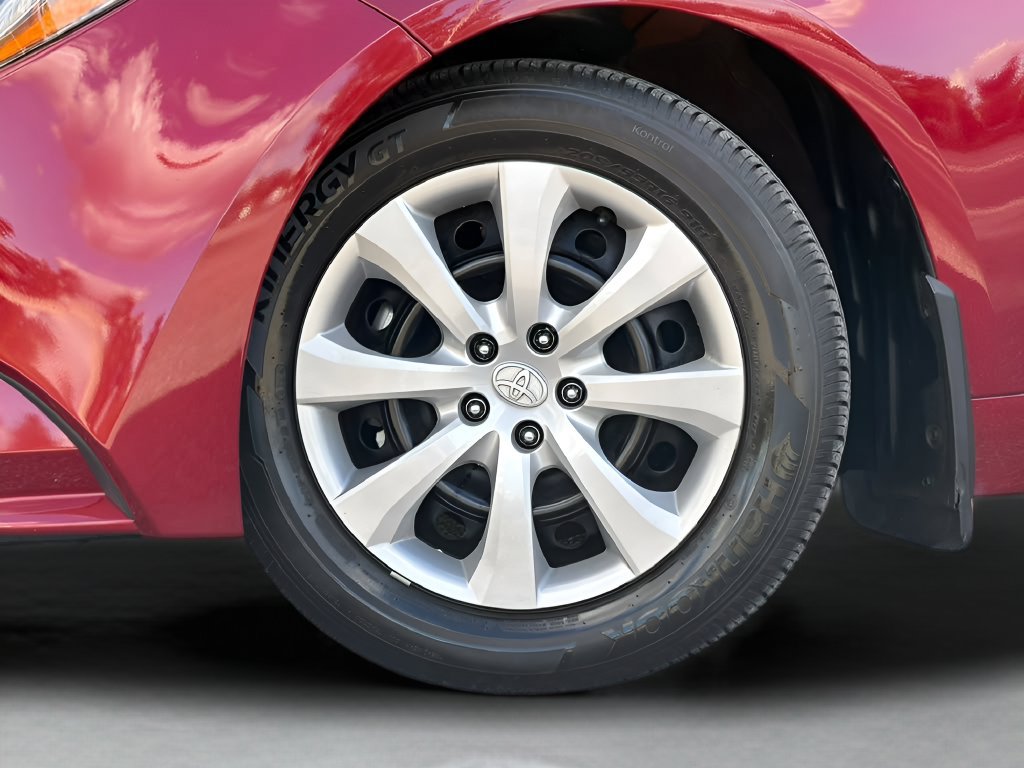Used 2025 Toyota Corolla LE FWD image 27